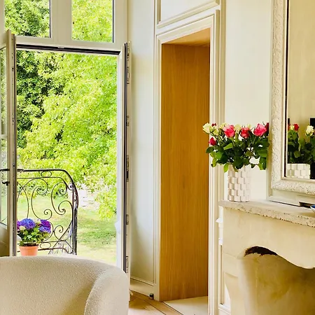 Вилла Historic 18th-century Mansion - 3 Bedroom - - Garden & Museums Nearby Байе