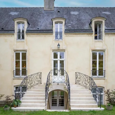 Historic 18th-century Mansion - 3 Bedroom - - Garden & Museums Nearby Villa