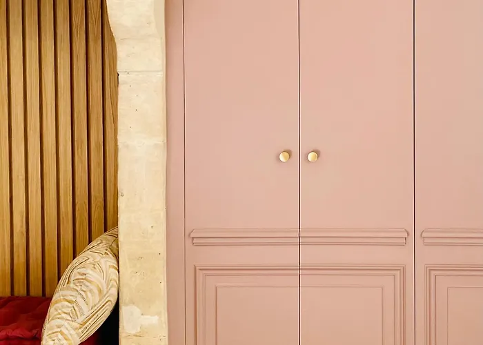 Historic 18th-century Mansion - 3 Bedroom - - Garden & Museums Nearby Villa *