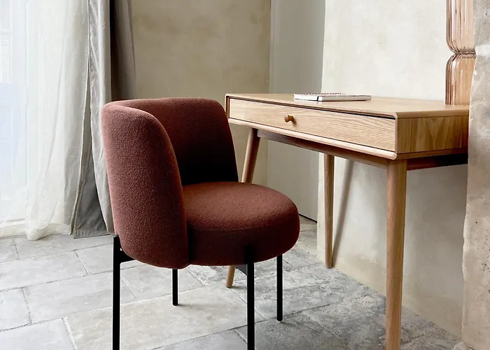 Historic 18th-century Mansion - 3 Bedroom - - Garden & Museums Nearby