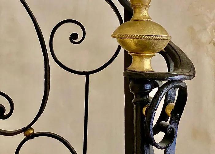 Historic 18th-century Mansion - 3 Bedroom - - Garden & Museums Nearby Villa