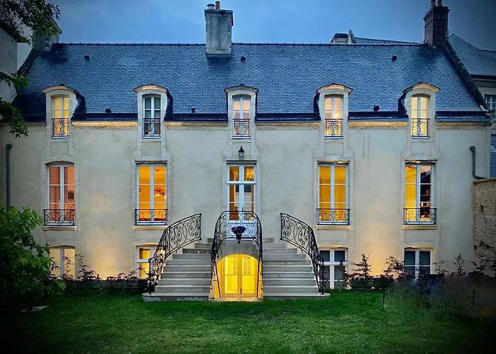 Villa Historic 18th-century Mansion - 3 Bedroom - - Garden & Museums Nearby *