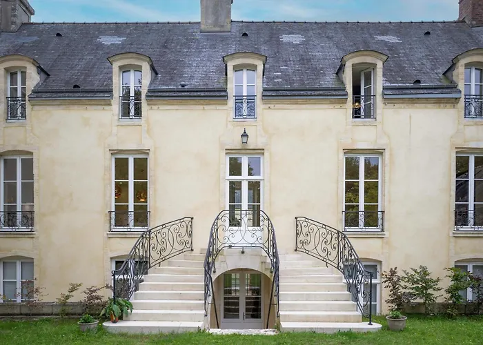 Historic 18th-century Mansion - 3 Bedroom - - Garden & Museums Nearby Villa